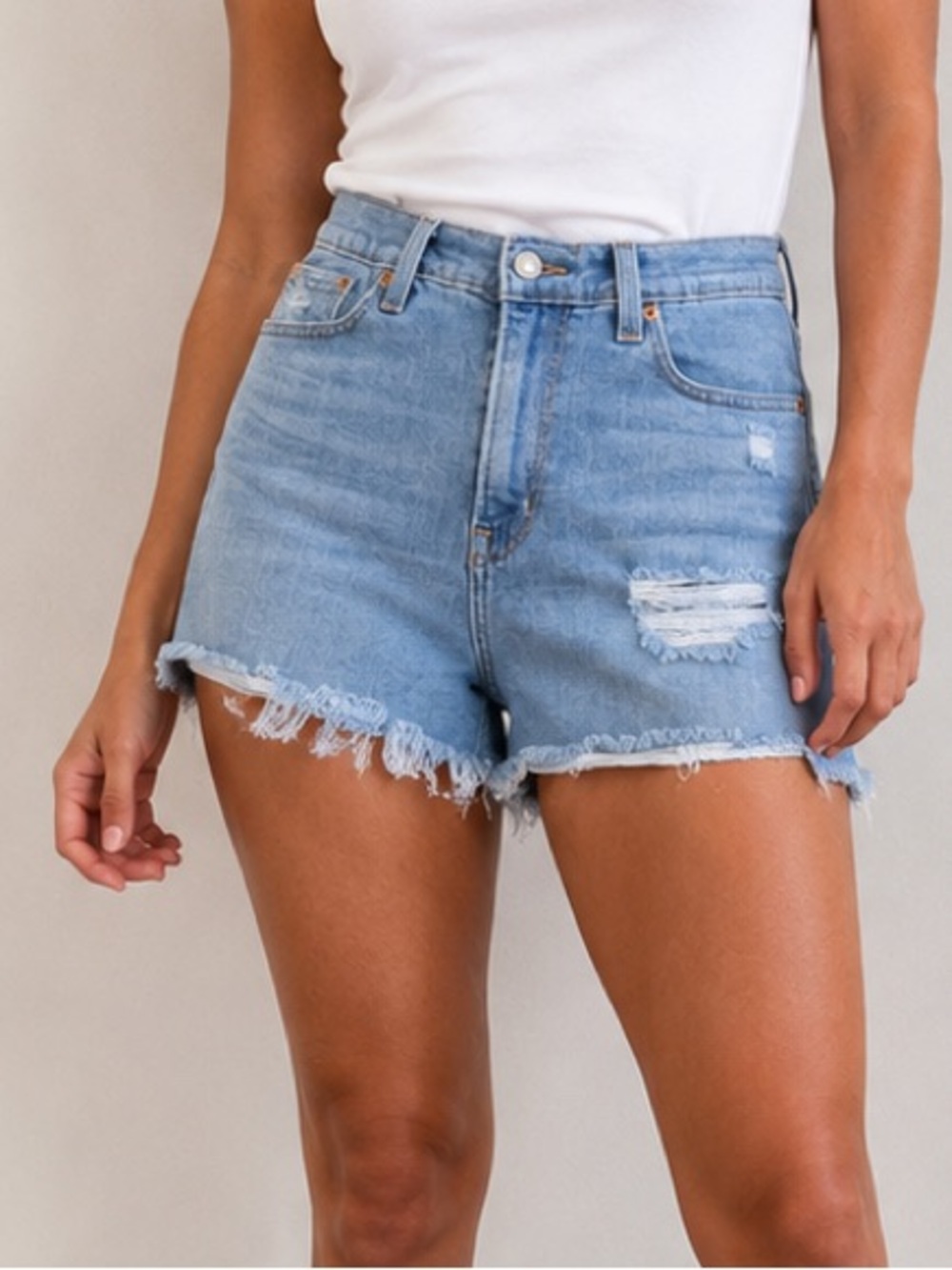 Levi’s High Rise Shorts 29